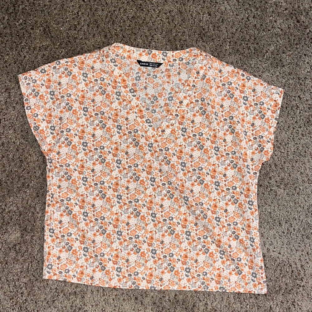 SHEIN floral V-neck t shirt